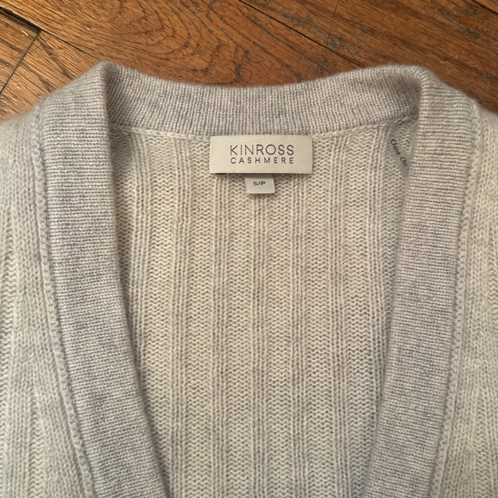 KINROSS Cashmere Cable Knit Color Block Cropped Cardigan - Picture 3 of 7